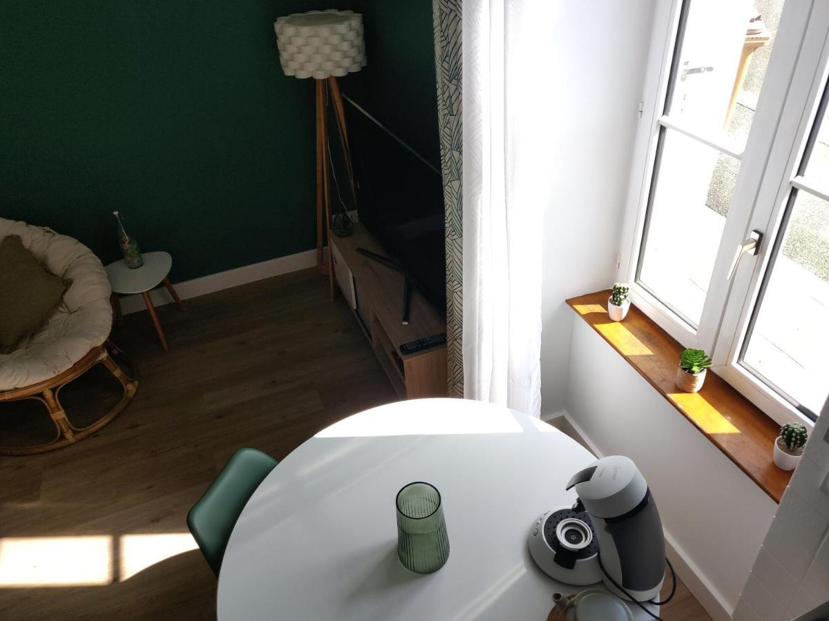 Scandinave - Proche Gare & Centre-Ville - Stationnement - Cour Interieure Table & Chaises 圣布里厄 外观 照片