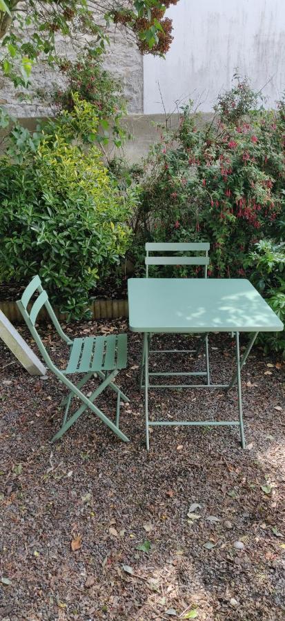 Scandinave - Proche Gare & Centre-Ville - Stationnement - Cour Interieure Table & Chaises 圣布里厄 外观 照片